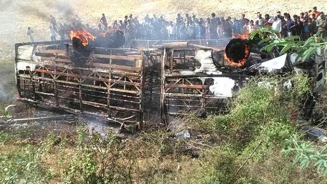 Bareilly, Bus caught fire, National Highway, Yogi Adityanath,Regional News