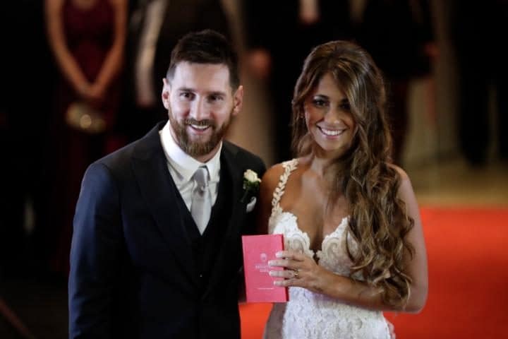Lionel Messi, Antonela Roccuzzo, Lionel Messi has married childhood sweetheart, Football, Soccor news, Sports news
