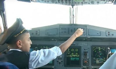Pilots, Airplane, Algiers,10 year old fly plane, Algiers international airport, 2 pilots suspended