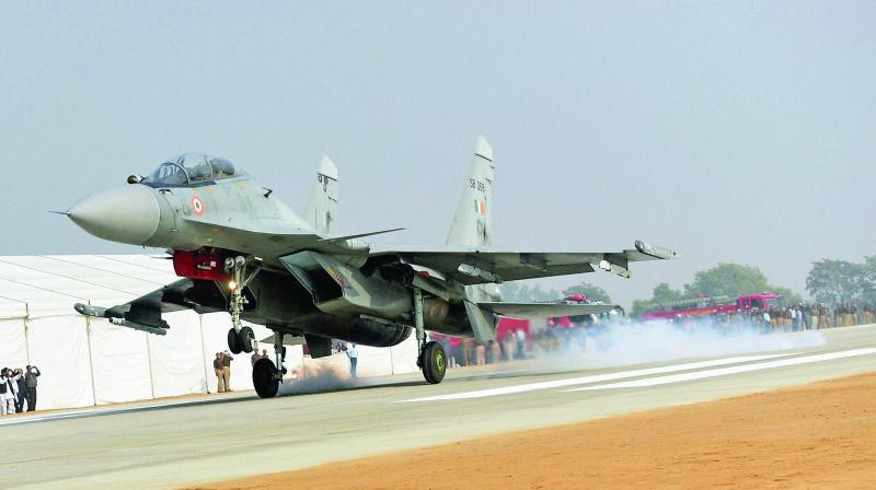 Indian Air Force, IAF aircraft, Lucknow Agra Expressway, IAF fighter aircraft, Uttar Pradesh news, Regional news