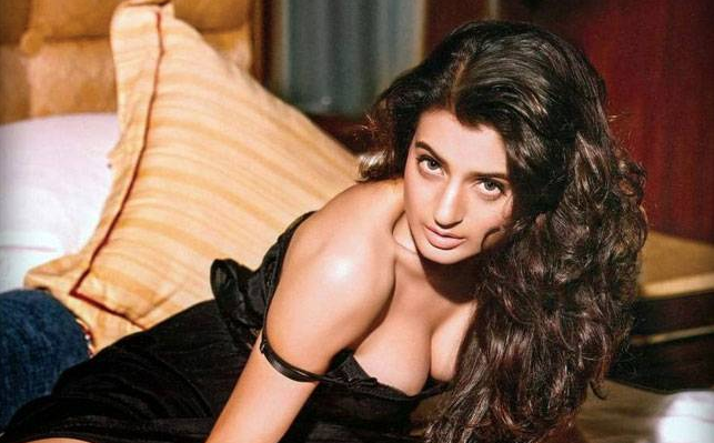 Amisha Patel Porn Seen - Why Ameesha Patel being called a porn star after posting this pic?-Aaj ki  khabar â€“ Aaj Ki Khabar