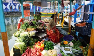 First floating market, India gets its first floating market, First floating market with 200 shops, First floating market with 228 sellers, Kolkata, West Bengal, National news, Offbeat news