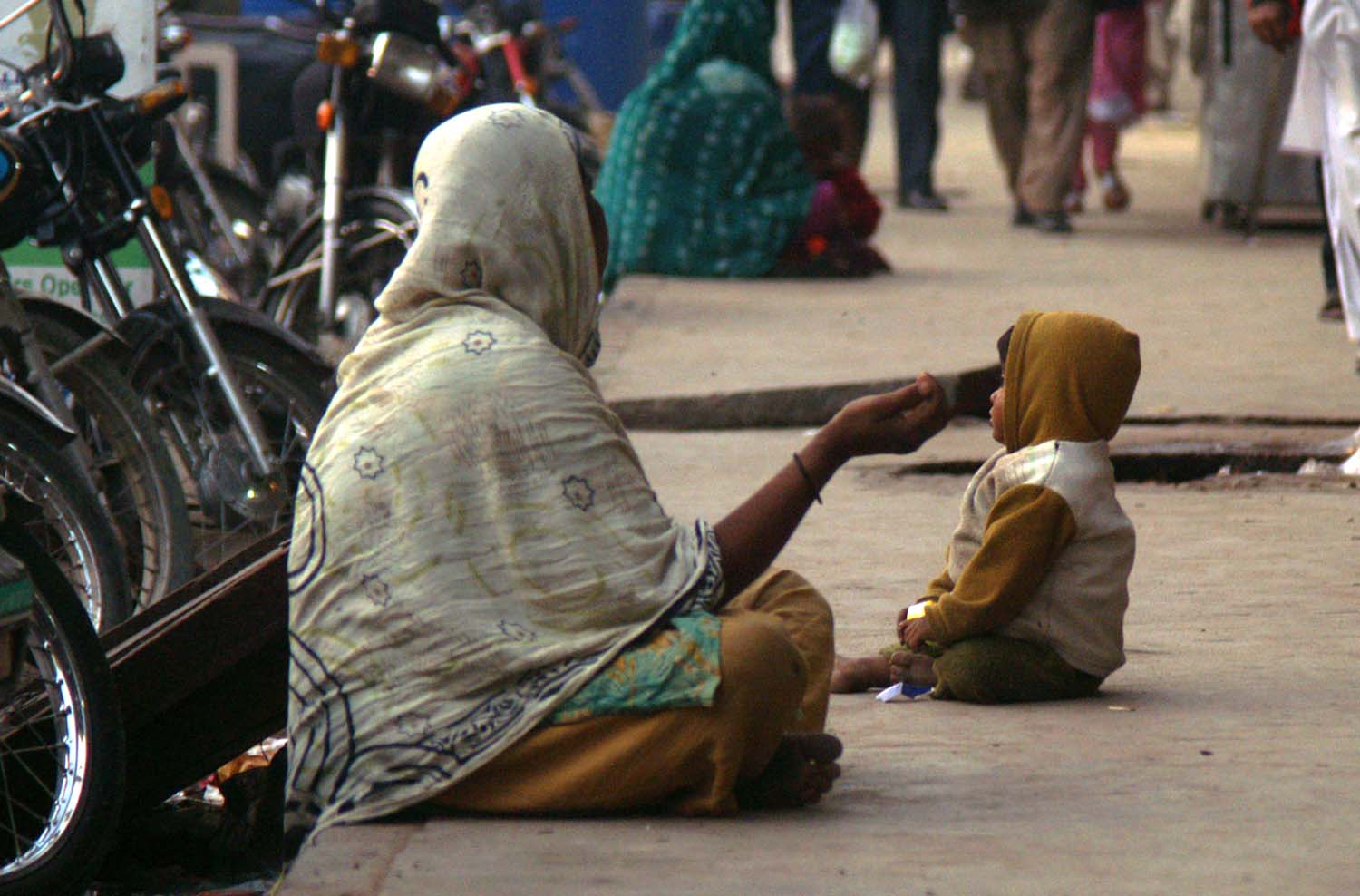 Begging, Beggars, Ban on begging, Begging ban at religious places, Begging ban at public places, Srinagar, Jammu and Kashmir, National news