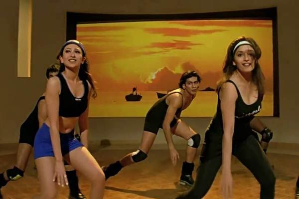 Madhuri Dixit, Dil Toh Pagal hai, Remix of Dil Toh Pagal hai, Mashup song of Dil Toh Pagal hai, Shah Rukh Khan, Karisma Kapoor, Akshay Kumar, Bollywood news, Entertainment news