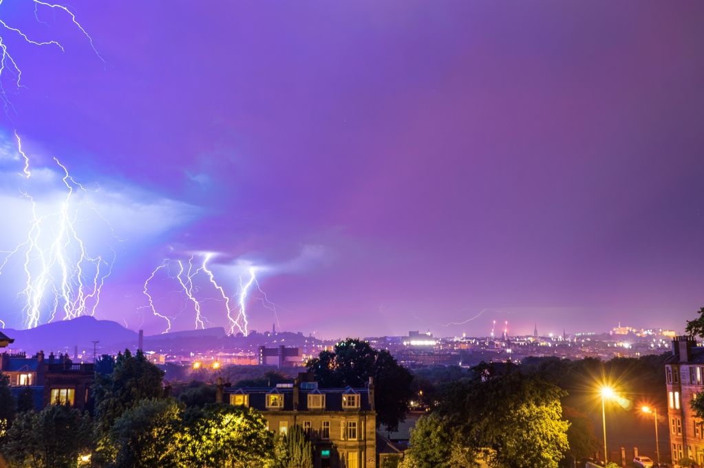 Lightning, Electrical storm, Utterly insane, Thunderstorms, Torrential rains, Britain, London, World news, Weird news, Offbeat news