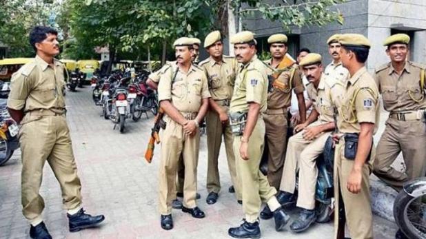 Police constable, Policeman, Drinking alcohol, Uttar Pradesh Police, Uttar Pradesh news, Regional news, Crime news