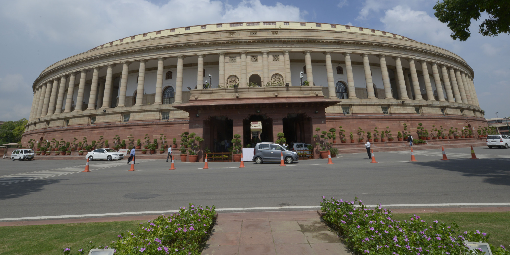 pposition parties will meet here on Monday evening to discuss their strategy for the Monsoon Session of Parliament beginning Wednesday.
