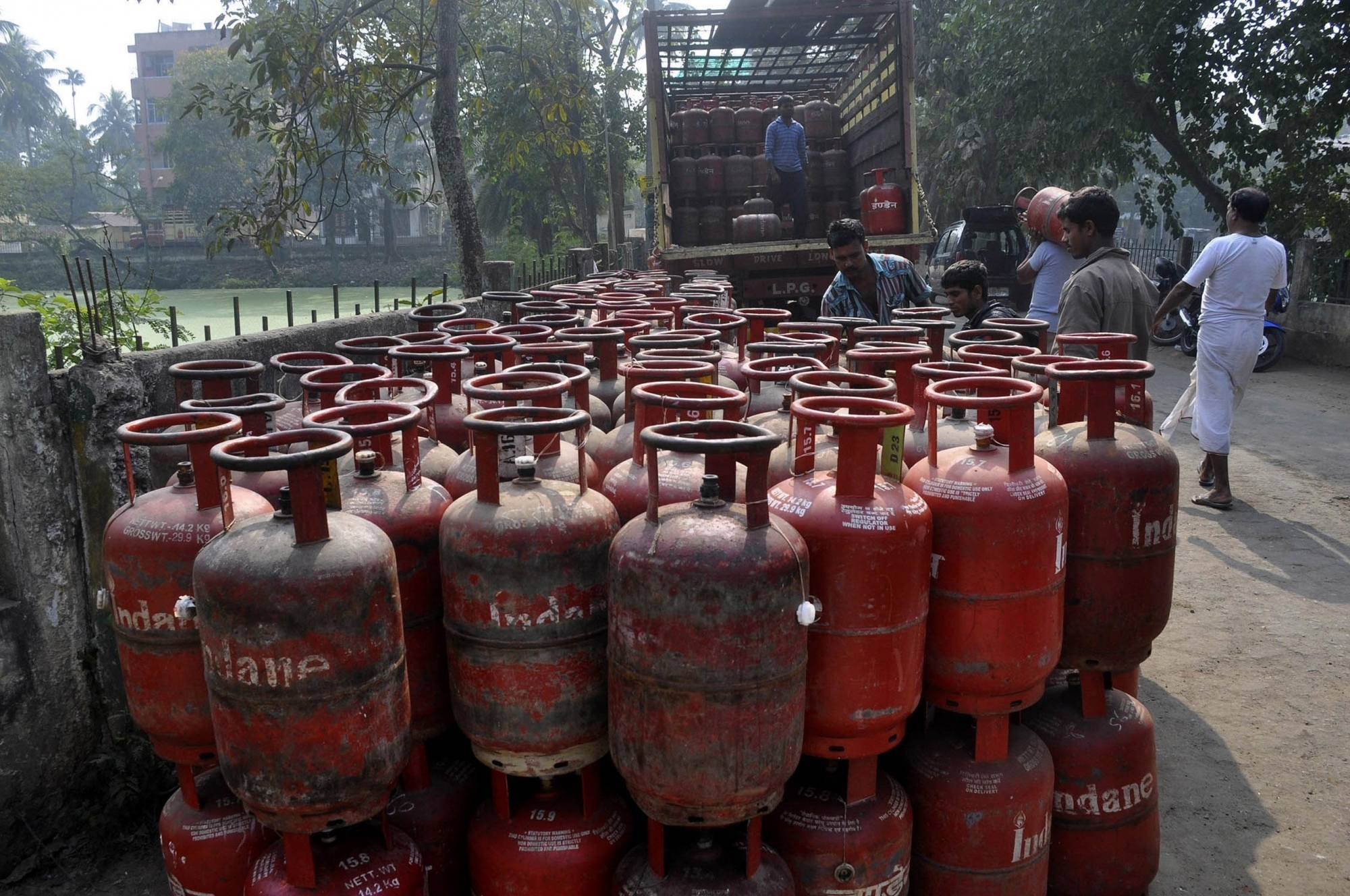 LPG cooking gas, Gas cylinder, Cooking gas cylinder, Non-subsidised, New Delhi, Business news