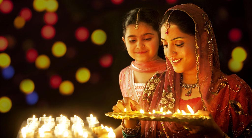 Festival season, Diwali, Dussehra, Christmas, New Year, Greetings and gift, Business news