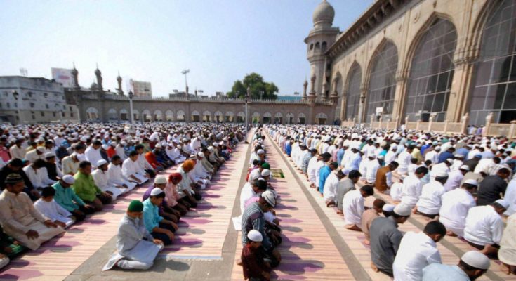 Mosque, Board at mosque gate, Muslim BJP leaders ban from entring mosque, BJP leader, Gujarat city, Vadodara, Gujarat, Regional news