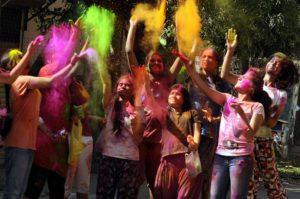 Holi, Holika Dahan, Holi festival, Festival of colours, Holi celebrations, Badi Holi, Chhooti Holi, Mahurat of Holi, Rituals of Holi, Spring, Summers, Timing of Holi, Offbeat news