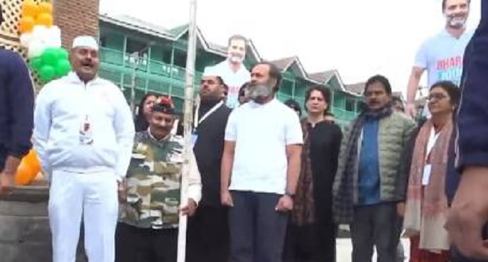 Rahul Gandhi hoisted the tricolor at Lal Chowk