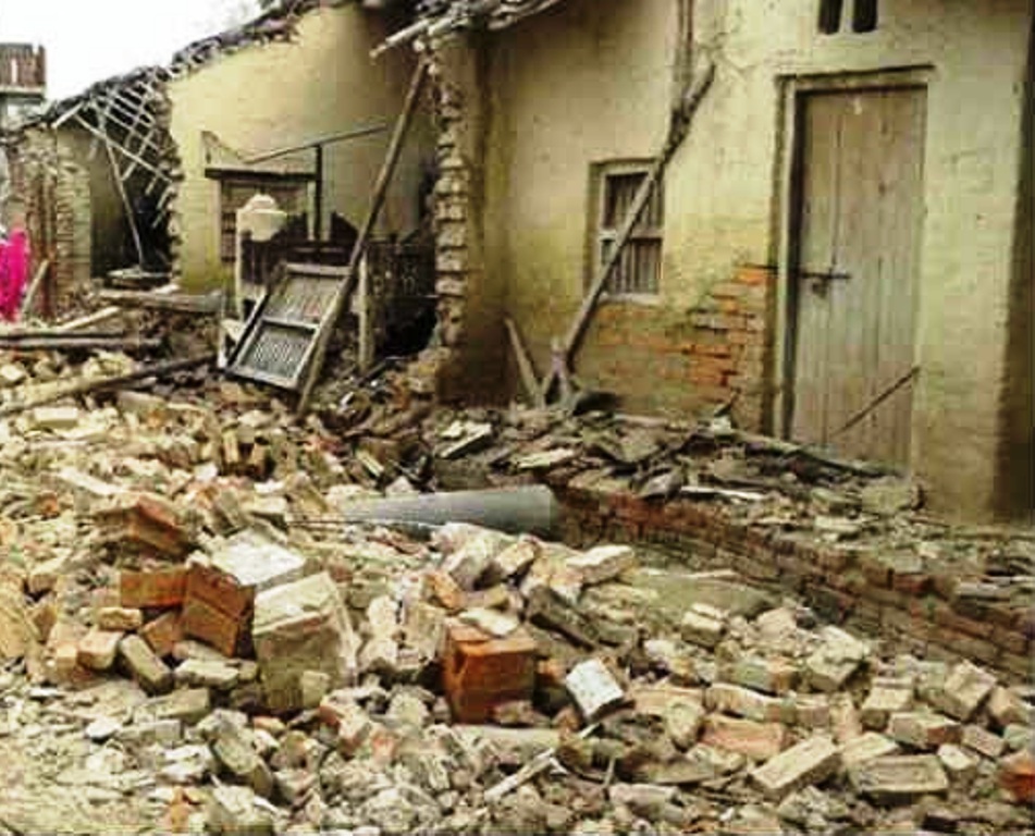 collapse of raw wall in Auraiya UP