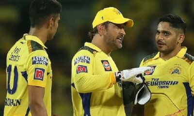 MS Dhoni threatens to leave captaincy