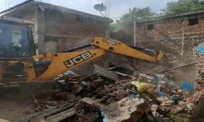 bulldozer went to Amjad Khan house in MP