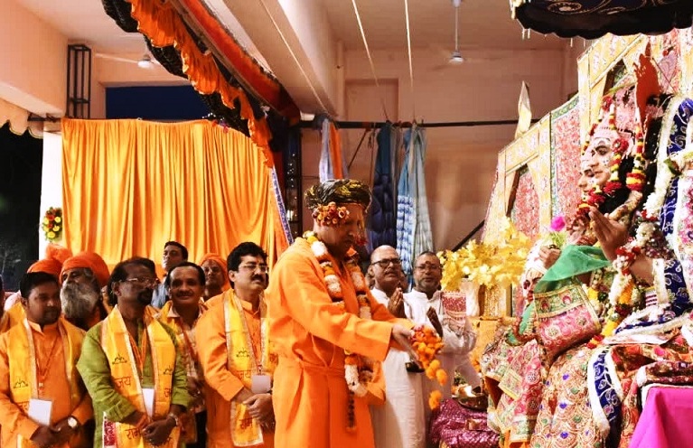 CM Yogi in coronation ceremony of Lord Shri Ram gorakhpur