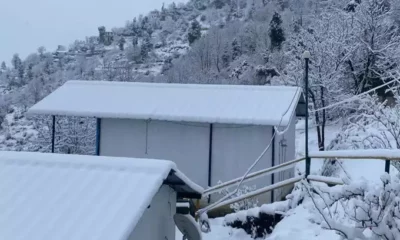 Uttarakhand: Snowfall in the mountains since last night